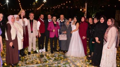 Film Sahnesinden Nikah Masasına!