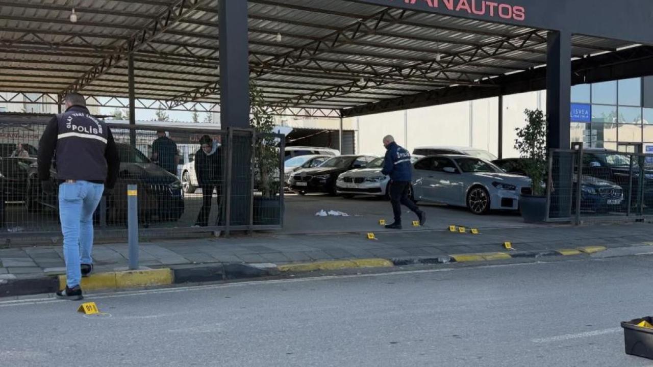 Galeriye Silahlı Saldırı:2 Yaralı