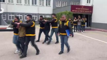 Husumetliler Çatıştı, Yoldan Geçen Vatandaş Vuruldu