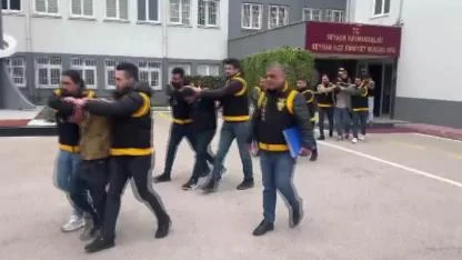 Husumetliler Çatıştı, Yoldan Geçen Vatandaş Vuruldu