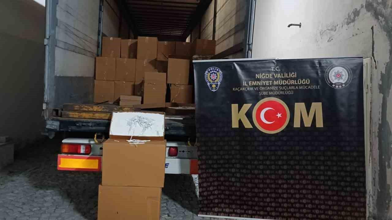 Kaçakçılık Operasyonu:1 Milyon Makaron Ele Geçirildi