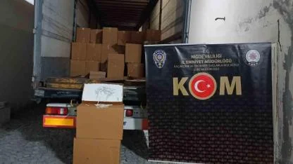 Kaçakçılık Operasyonu:1 Milyon Makaron Ele Geçirildi
