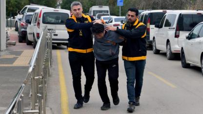 Kediyi Ezen Sürücüye Barınak Cezası