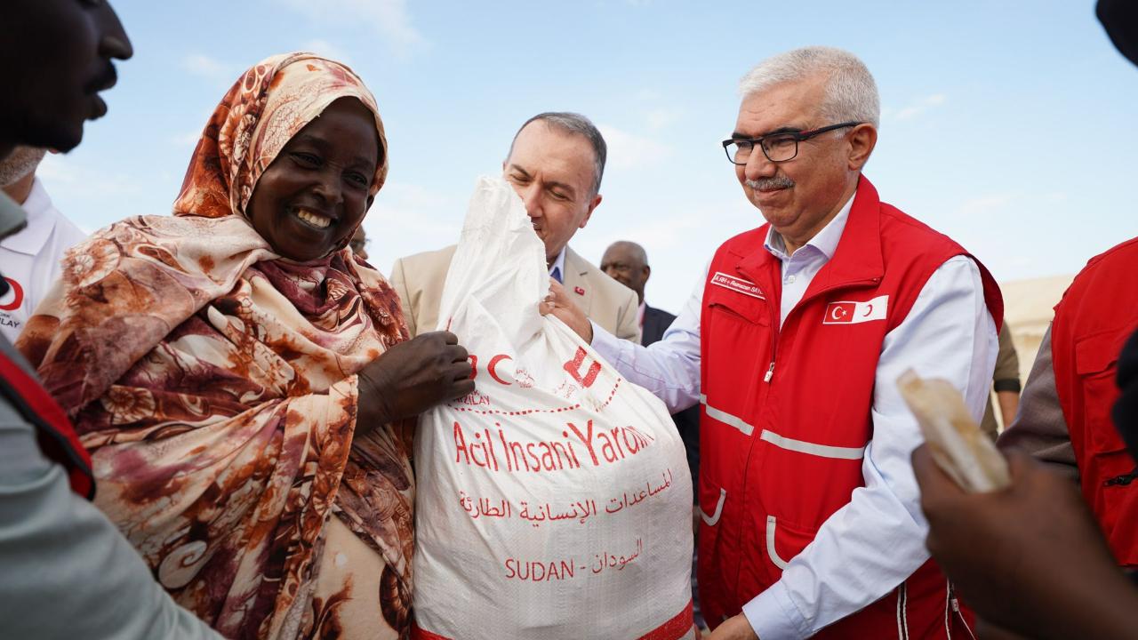 Kızılay Sudan’da Yaraları Sarıyor