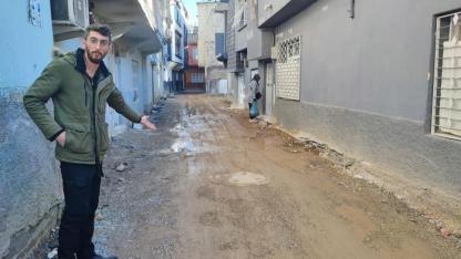 Mahalleli İsyan Etti:Köstebek Yuvası Yollar Can Sıkıyor