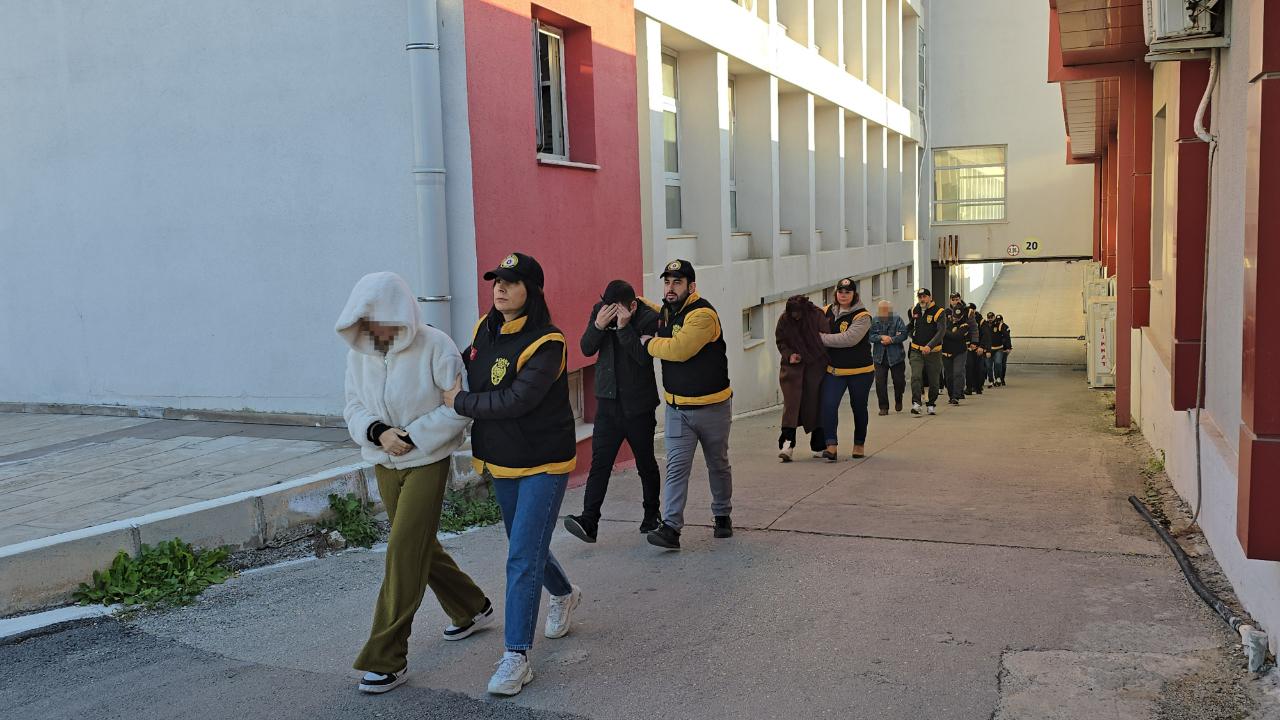 Masaj Salonlarına Fuhuş Operasyonu