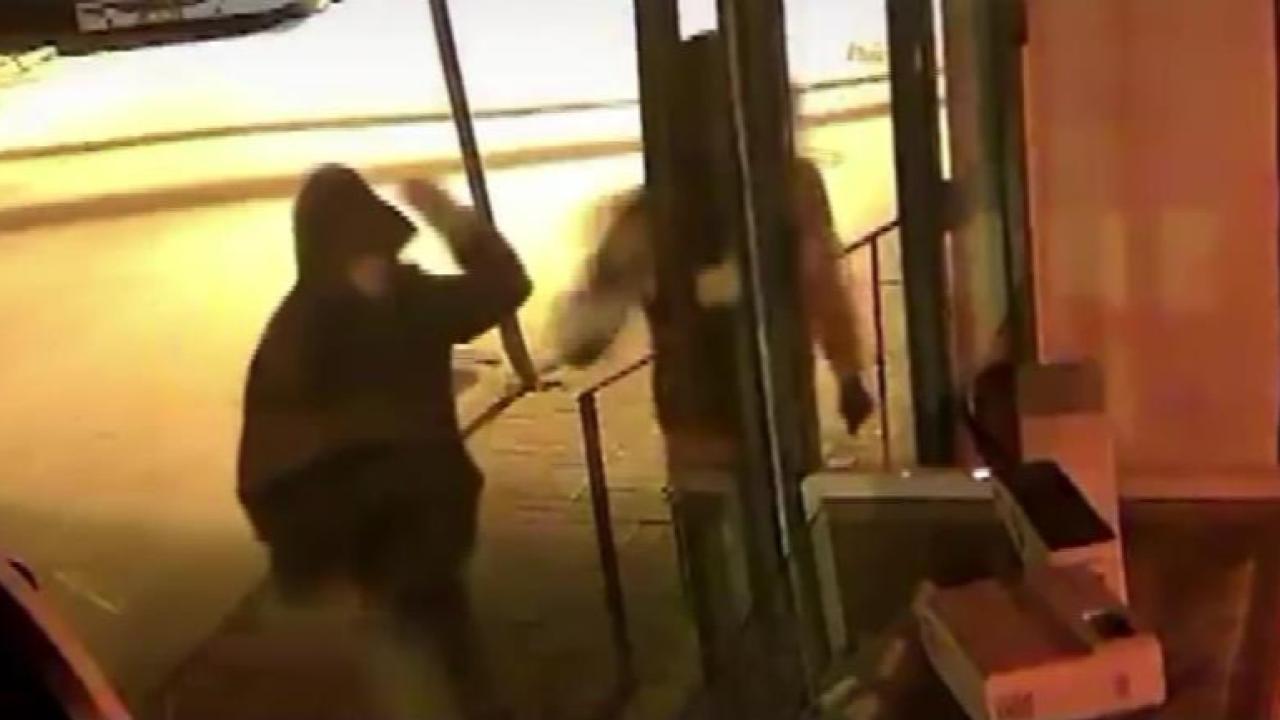 Parke Taşıyla Hırsızlık