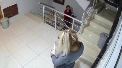 Pişkin Kadın Hırsızlar!