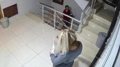 Pişkin Kadın Hırsızlar!