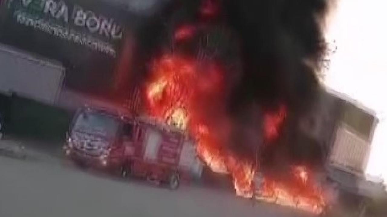 Plastik Üretim Tesisinde Korkutan Yangın