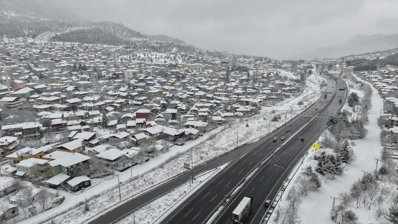 Pozantı Beyaza Büründü