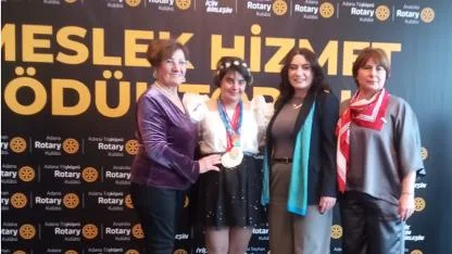 Şampiyon Yüzücü Dila'ya Anlamlı Destek