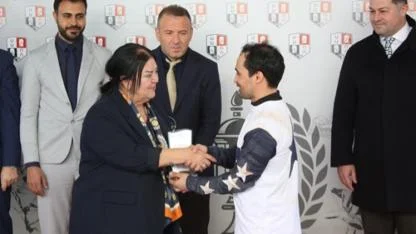 Seyhan Belediye Başkanlığı Koşusu’nda Şampiyon Hood River Oldu