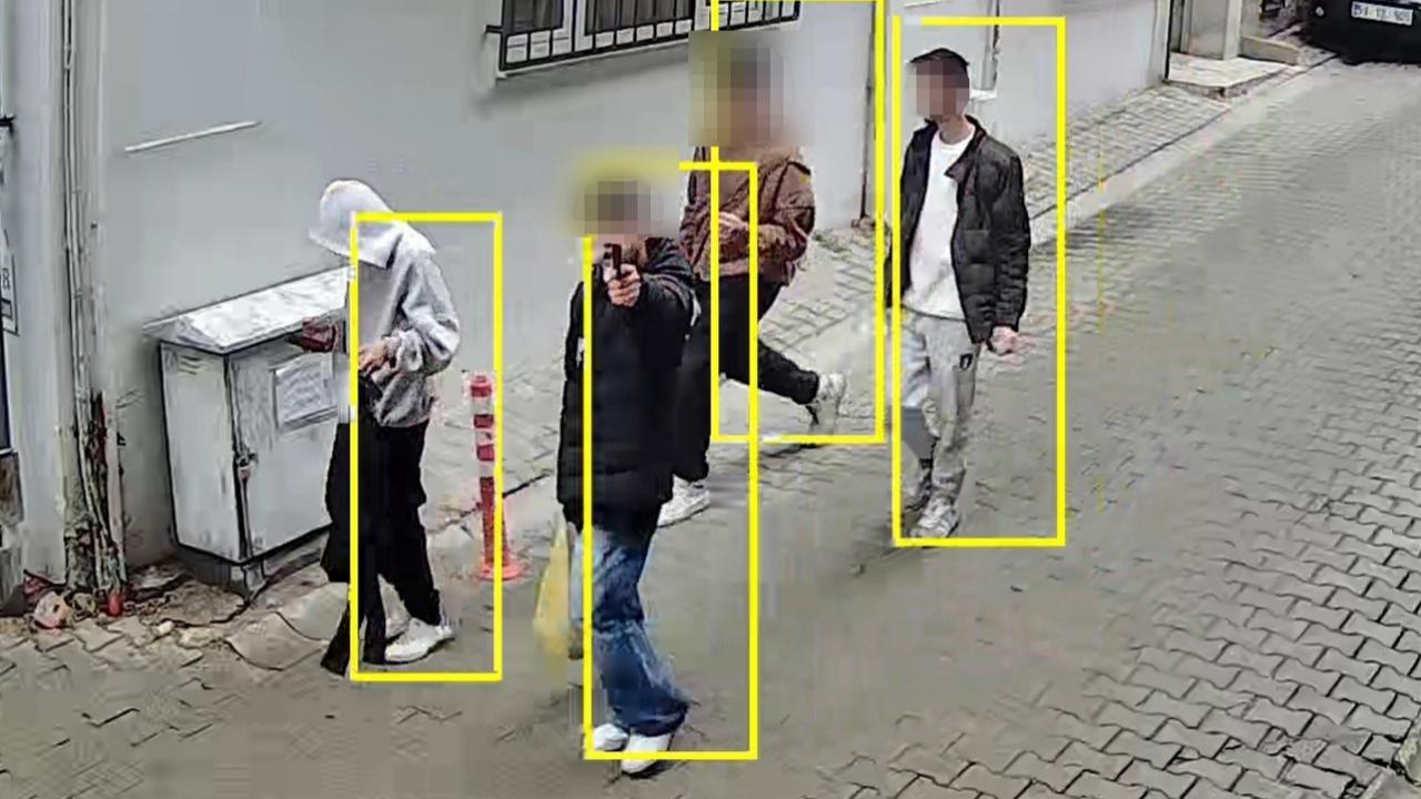 Silah Sanıldı, Oyuncak Tabanca Çıktı