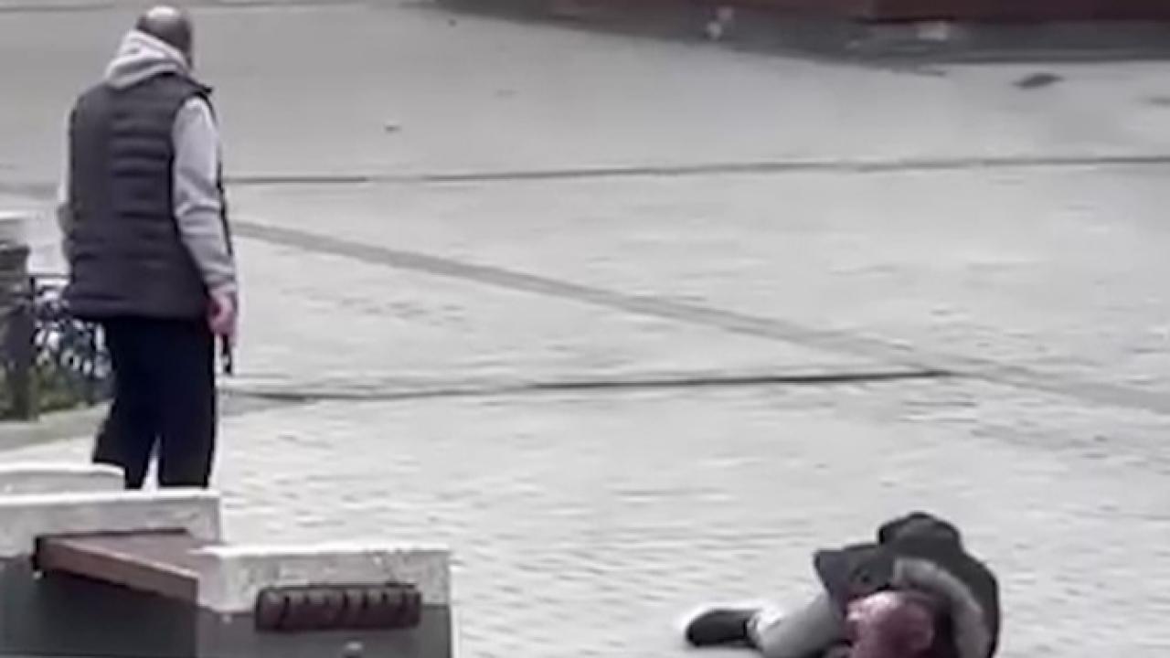 Silahla Vurup, Başında Bekledi!