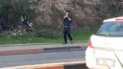 Kaldırımda Pes Dedirten Görüntü:Herkesin Gözü Önünde Kullandı