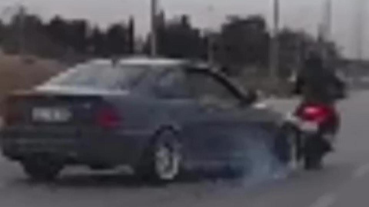 Trafikte Drift Dehşeti:Motosikletli Son Anda Kurtuldu
