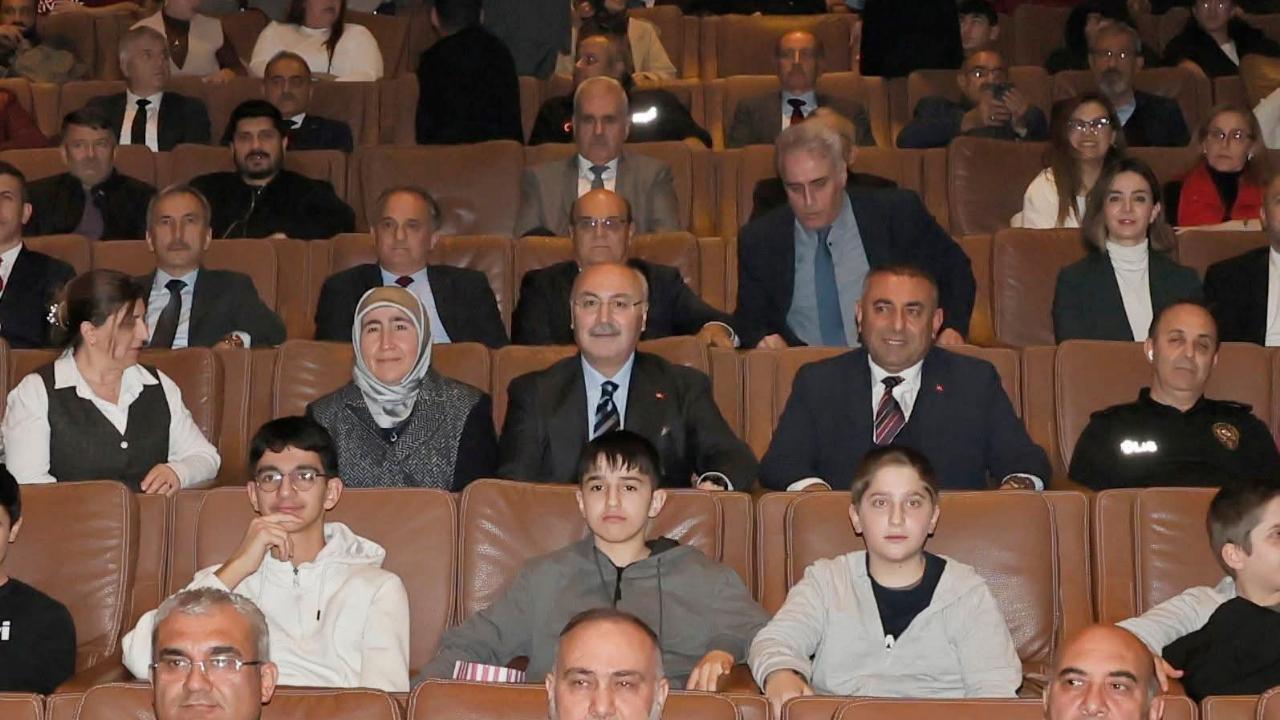Vali Köşger “Hind Rajab’ın Sesi” Filminin Adana Gösterimini İzledi