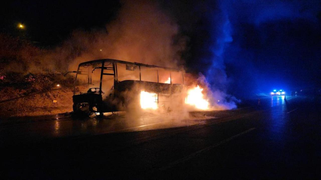 Yolcu Otobüsü Alev Alev Yandı