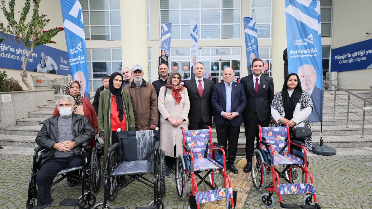 Yüreğir Belediyesi Engellilerin Yüreğine Dokunmaya Devam Ediyor