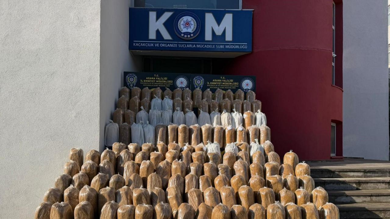 Adana'da 2 Ton 500 Kilogram Kaçak Tütün Ele Geçirildi