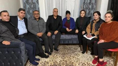 AK Parti Seyhan Teşkilatından  İstiklâl ve Dumlupınar’da Gönül Ziyaretleri