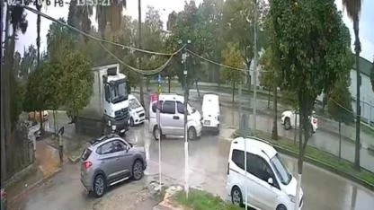 Bu Bulvar Kazalara Gebe:Esnaf İsyan Etti