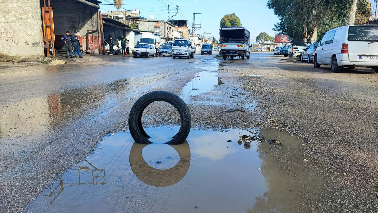 Çukurlu Yola Lastikli Önlem