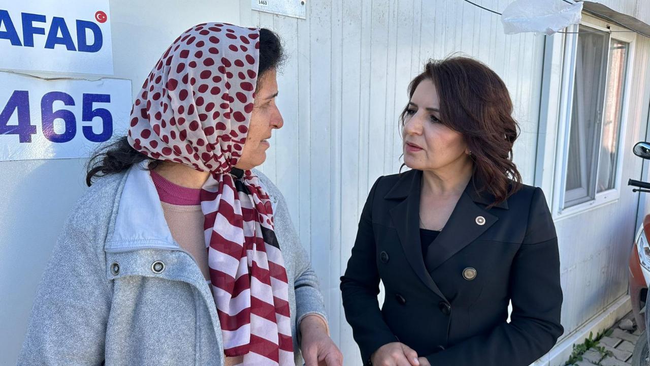 ''Deprem Bölgesinde Enkazı Biz Kaldırdık''