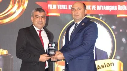 Dr. Ekrem Aslan’a “Yerel Katılımcılık ve Dayanışma” Ödülü