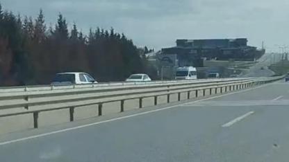 Karayolda Facia:Kilometrelerce İlerledi