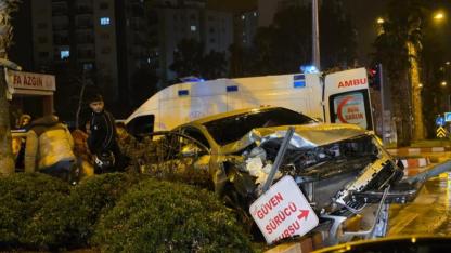 Kavşakta Feci Kaza:4 Yaralı