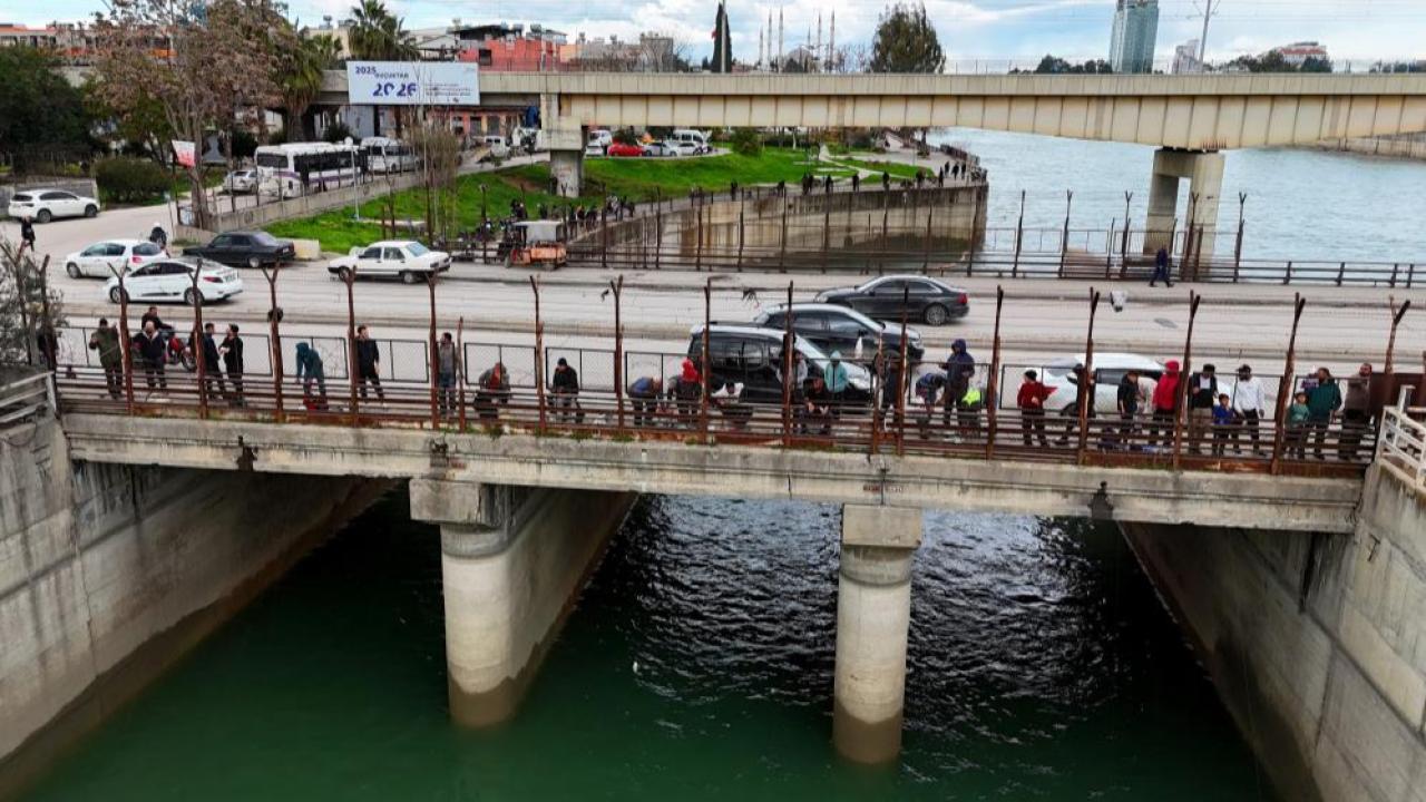 Seyhan Nehri'nde Balık Avı