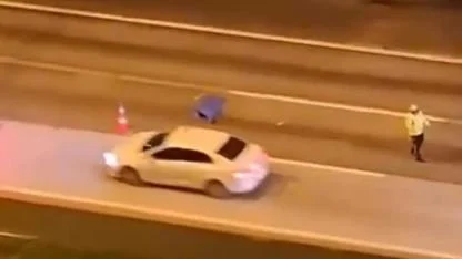 TAG Otoyolu'nda Feci Kaza:Tırın Altında Kaldı