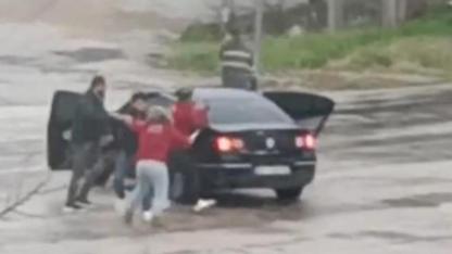 Trafikte Kavga:Sopayla Saldırdı