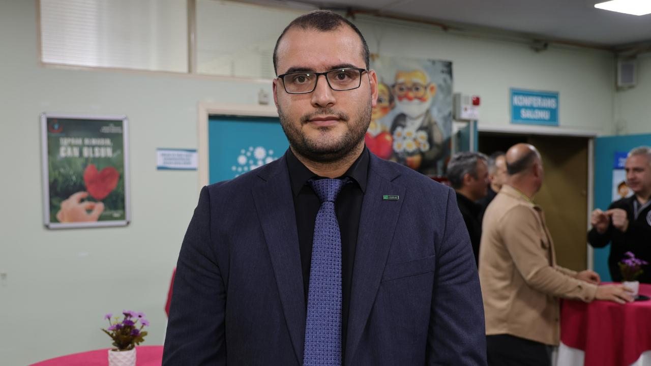 Uzmanından Elektronik Sigara Uyarısı:"İçerisinde Her Türlü Madde Var''