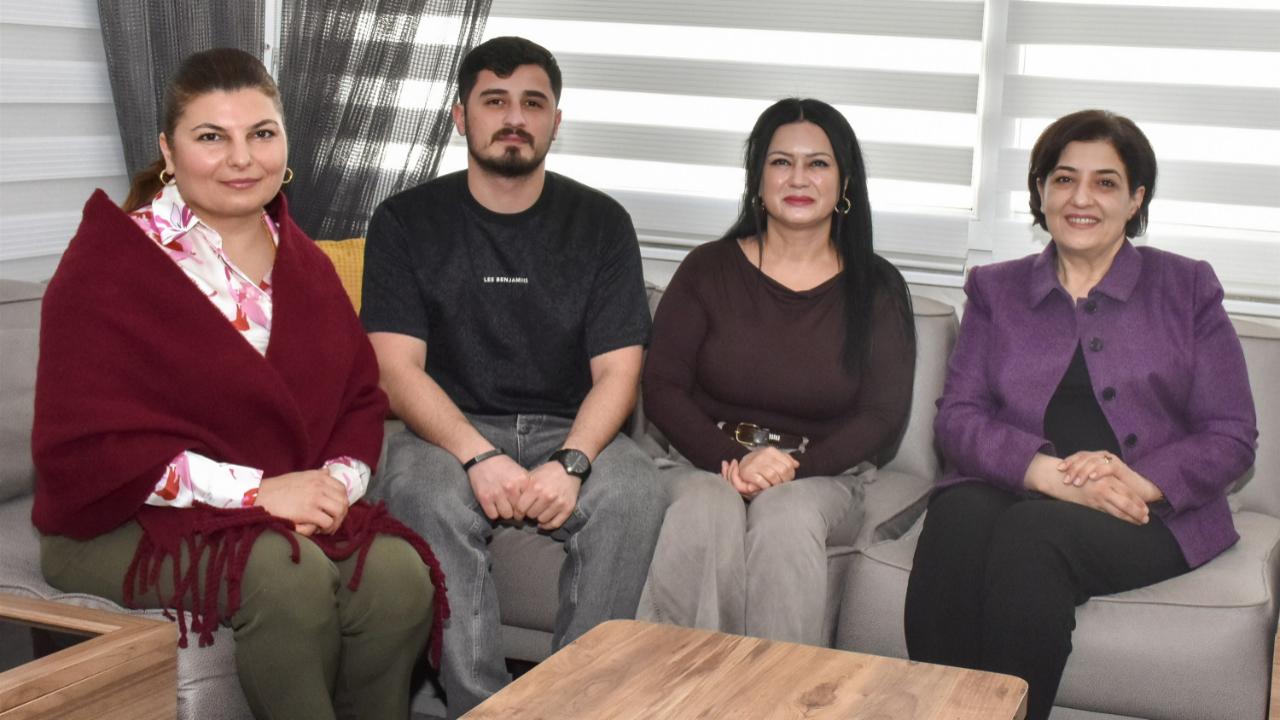 Vali Yavuz'un Eşi Süreyya Yavuz Şehit Ailelerini Ziyaret Etti