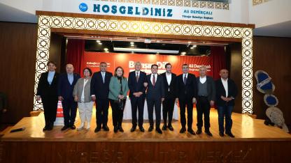 Yüreğir’de “Barışın Dili Hukuk Ve Demokrasi Olmalı” Konferansı