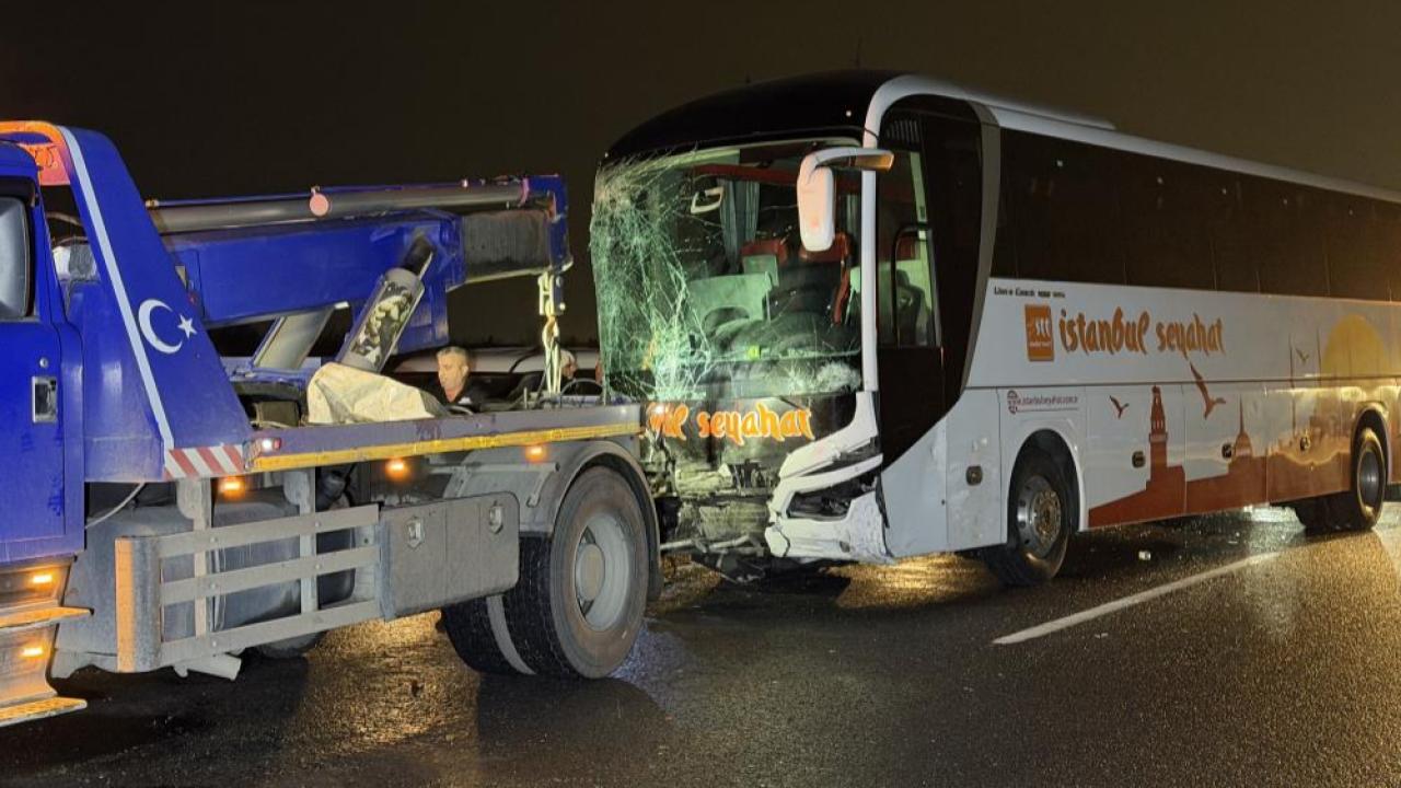 Zincirleme Trafik Kazası:16 Araç Birbirine Girdi