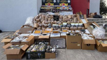 Adana'da Kaçakçılık Operasyonu:37 Gözaltı