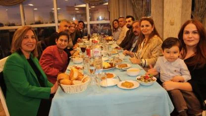 Adana’da Kozan Kültür Derneği’nden Görkemli İftar Programı