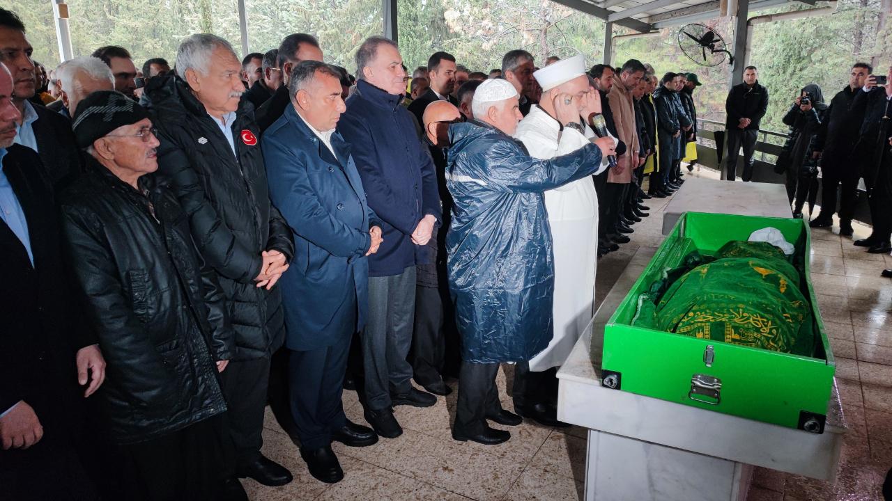 AK Parti Adana İl Başkanı Dağlı'nın Annesi Sonsuzluğa Uğurlandı