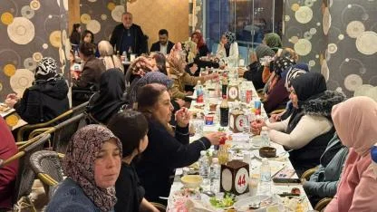 AK Parti Yüreğir’de Kadın Kollarının Anlamlı İftar Buluşması