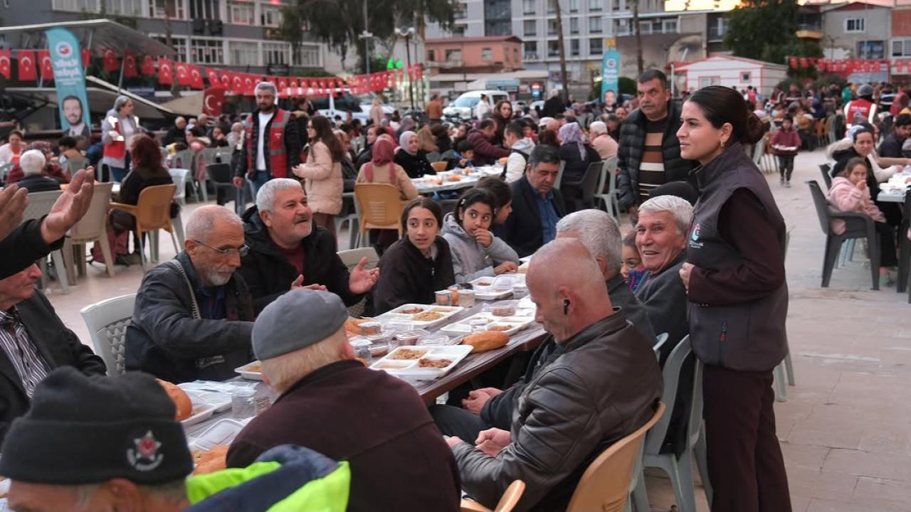 Ceyhan Belediyesinden İftar Programı