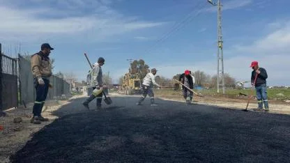 Ceyhan Belediyesi’nden Yol ve Kaldırımlarda Yoğun Mesai