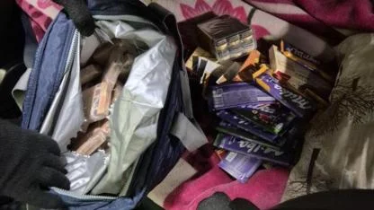 Çikolata Dolu Çantadan 220 Bin Euro Çıktı