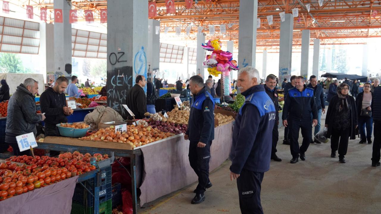 Çukurova'da Zabıtadan Pazar Denetimi
