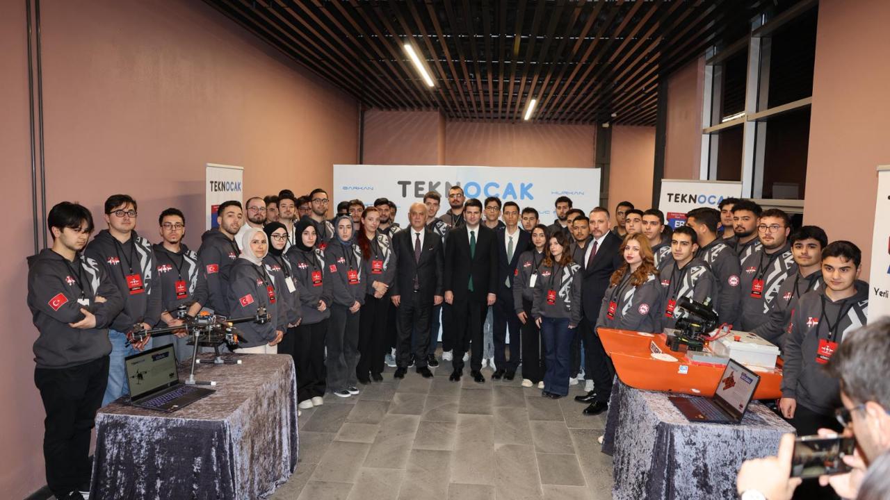 Eğitim, Teknoloji ve Vefa Bir Arada