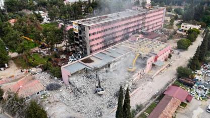 Eski Adana Devlet Hastanesi Yıkılıyor