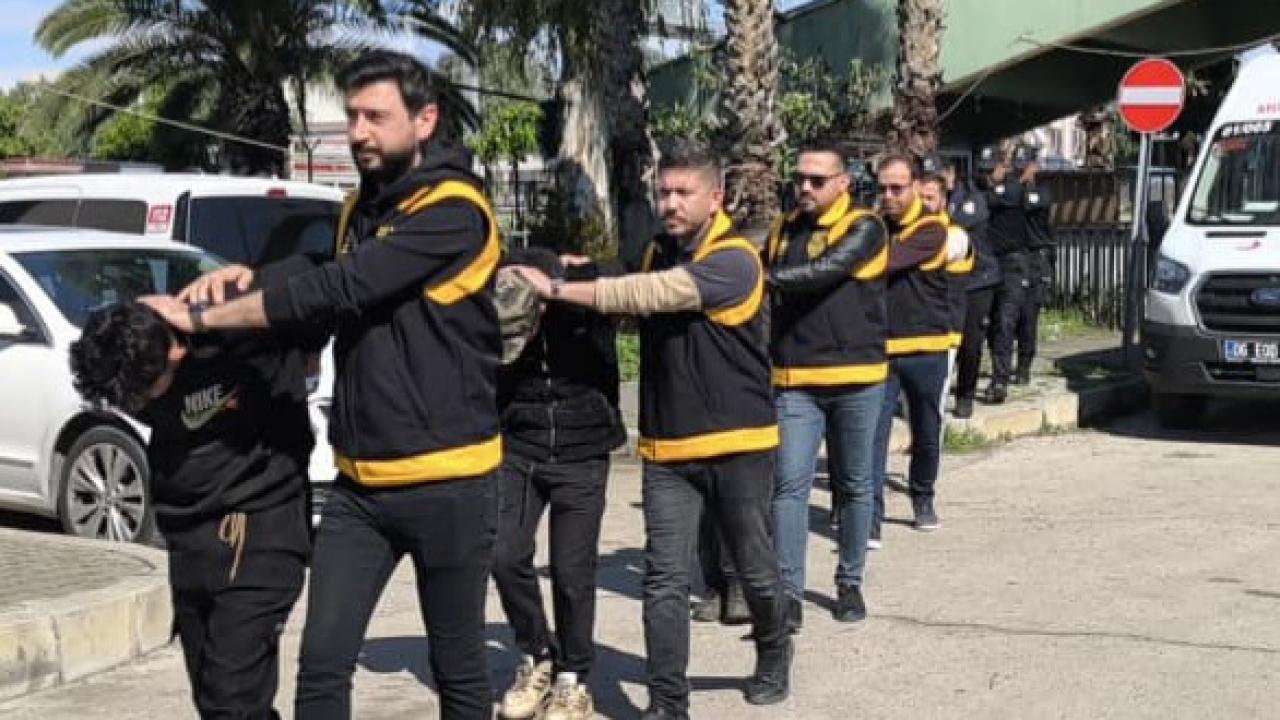 Hal Kompleksi’ne Baskın:16 Kaçak Göçmen Yakalandı